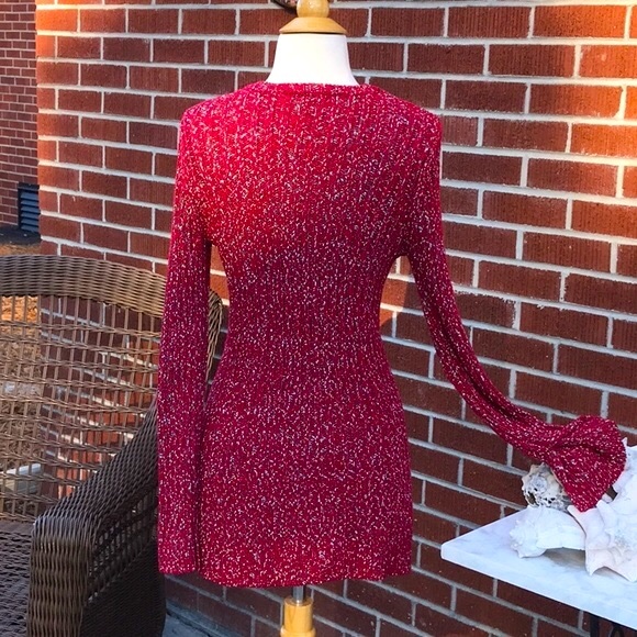 Jones New York Red V Neck Sweater withh Bell Sleeves Size Medium - Picture 6 of 11